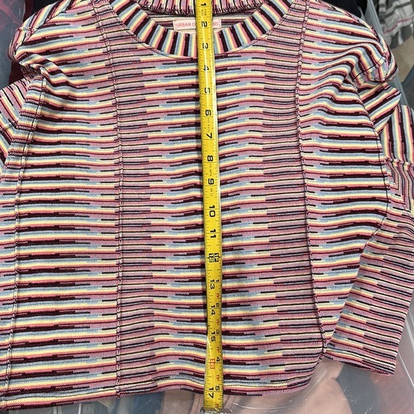 Urban Outfitters cropped sweater NWT - Picture 6 of 7